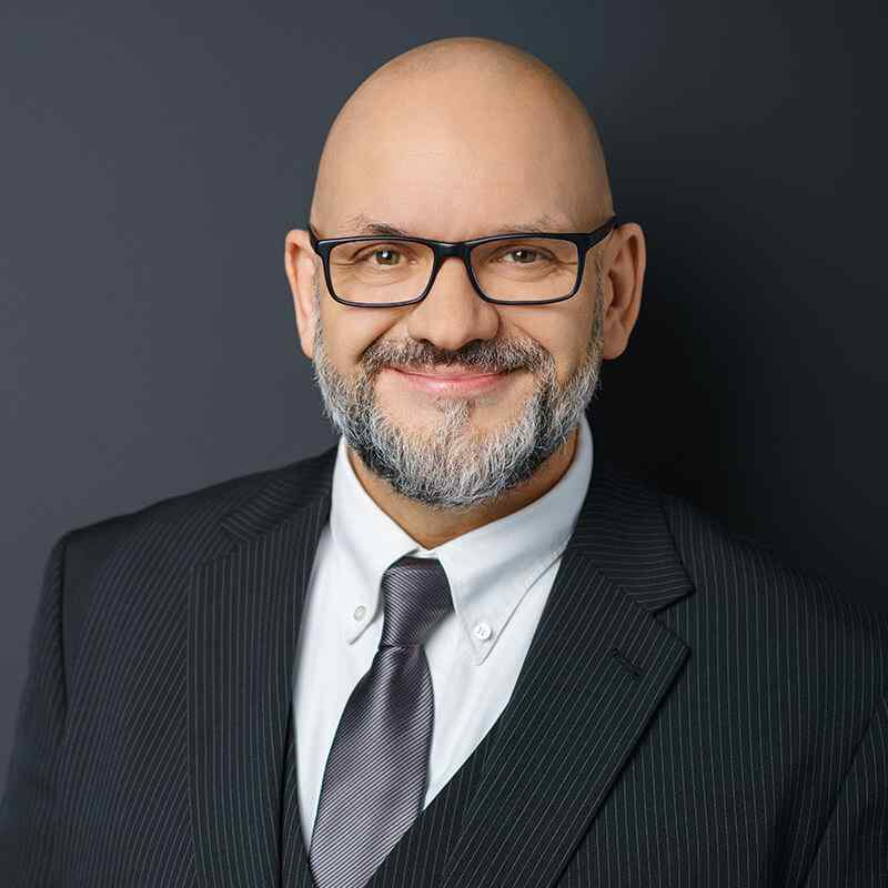 https://idfinance.ch/wp-content/uploads/2019/10/image_team_07.jpg
